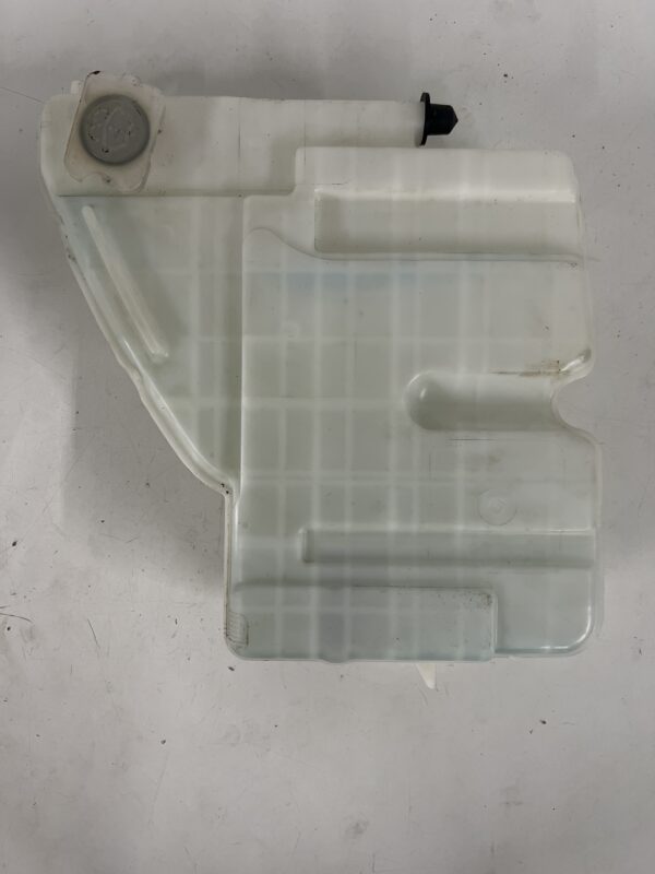 DENSO Washer Reservoir Mitsubishi FUSO FE OEM 060851-161 - Image 2