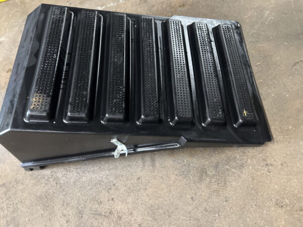Battery Box Cover INTERNATIONAL OEM - Image 2