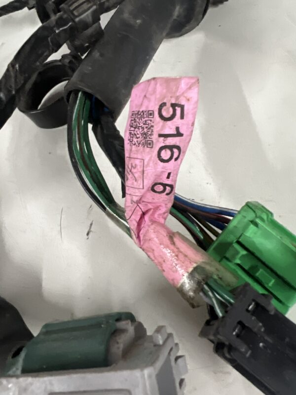 Front Left Door Latch w/ Insude Handle ISUZU NPR 2012-2020 OEM - Image 4
