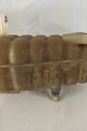 Radiator Coolant Reservoir INTERNATIONAL DuraStar OEM. Broken Mount