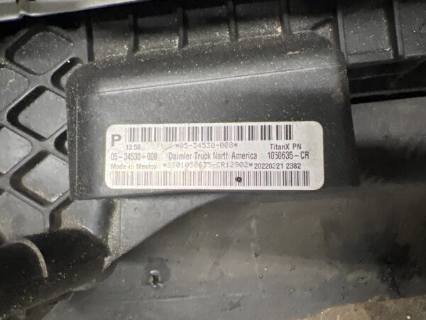 Engine Radiator & A/C Condenser FREIGHTLINER M2 OEM 05-34530-008 - Image 3