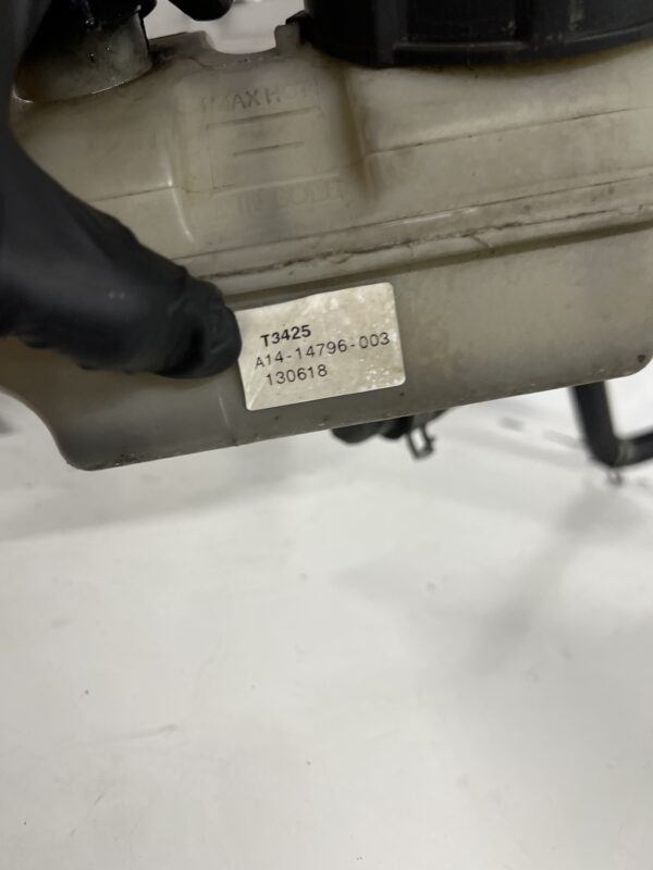Power Steering Reservoir FREIGHTLINER OEM A14-14796-003 - Image 2