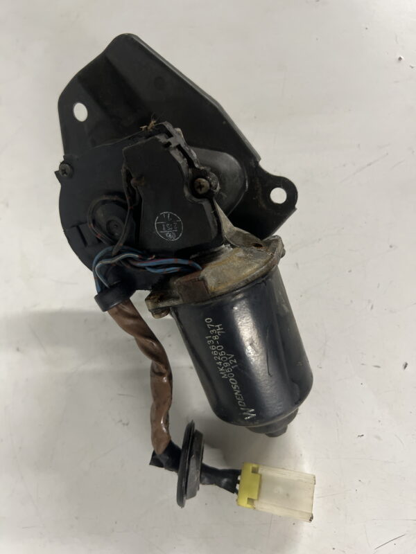 Front Wiper Motor Mitsubishi FUSO OEM MK426631
