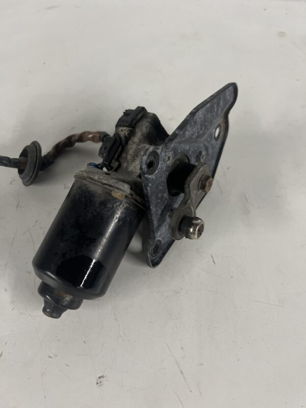 Front Wiper Motor Mitsubishi FUSO OEM MK426631 - Image 2