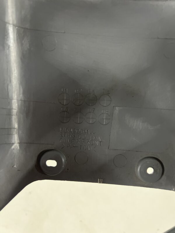 Steering Column Upper Cover Mitsubishi FUSO OEM MK432641 - Image 3