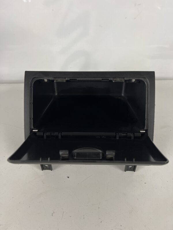 Glove Box Mitsubishi FUSO OEM MK405130 - Image 3