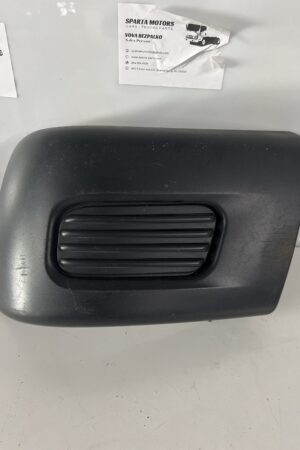 Front Bumper Left Corner Cover Mitsubishi FUSO OEM MK618521 MK618520. Scratches