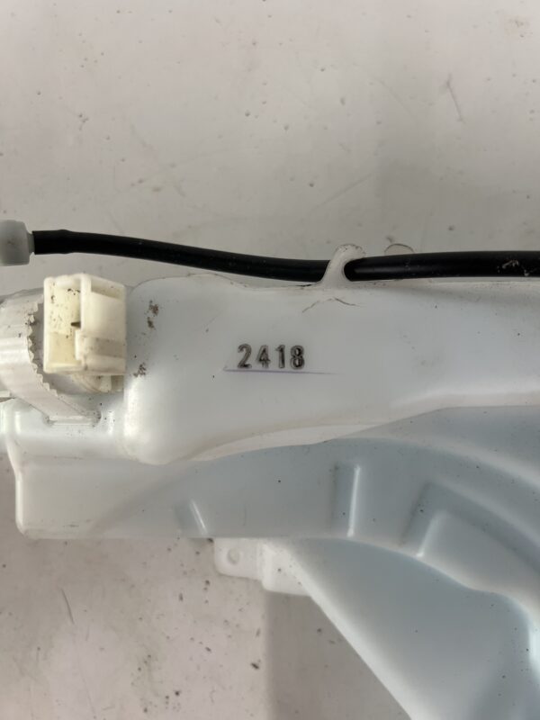 Washer Reservoir ISUZU NPR 2012-2020 OEM - Image 3