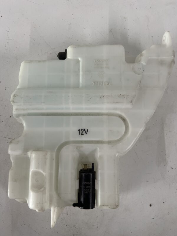 DENSO Washer Reservoir Mitsubishi FUSO FE OEM 060851-161
