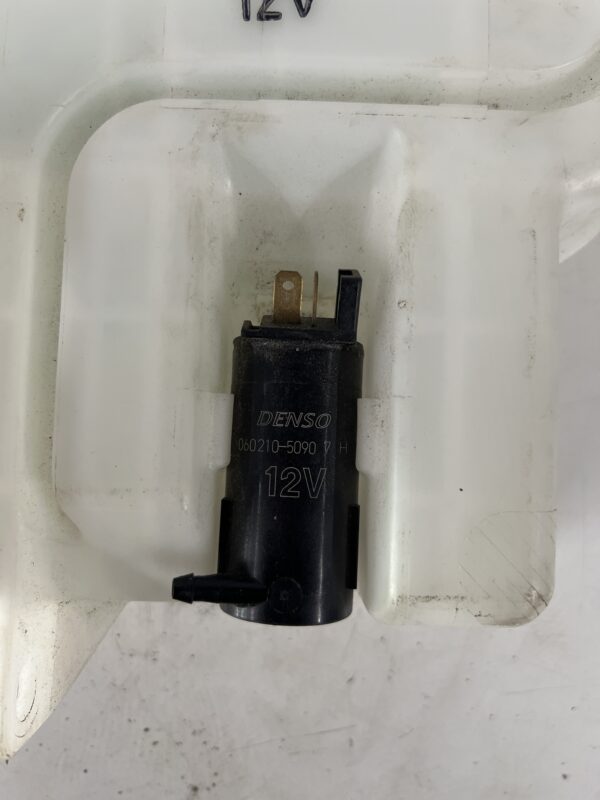 DENSO Washer Reservoir Mitsubishi FUSO FE OEM 060851-161 - Image 4