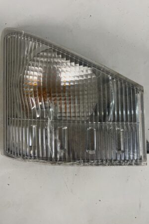 Front Right Corner Parking Light Lamp ISUZU NPR 2012-2020 OEM 210-21873. Cracks on Glass
