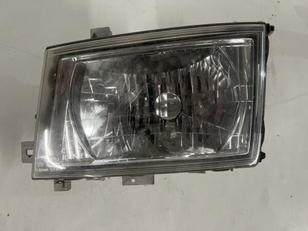 Front Left Headlight Headlamp Mitsubishi FUSO OEM