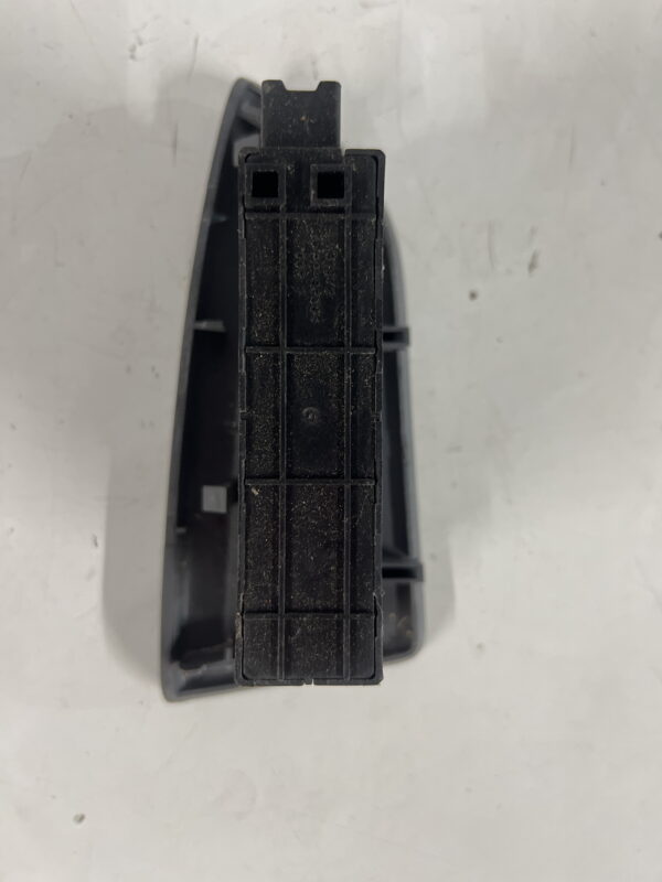 Front Right Door Master Window Switch ISUZU NQR OEM M31870 M31872 - Image 2