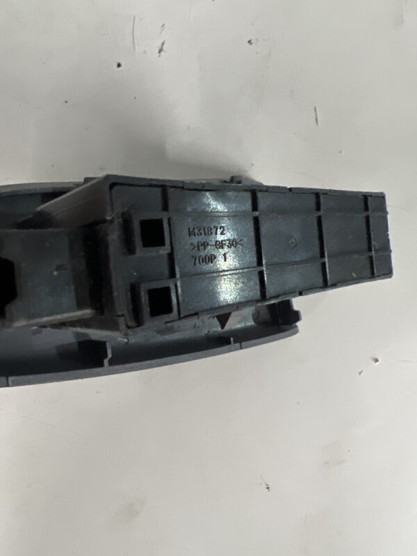 Front Right Door Master Window Switch ISUZU NQR OEM M31870 M31872 - Image 3