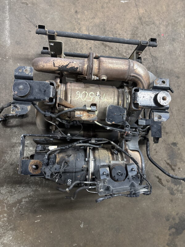 Diesel Particulate DPF Filter ISUZU NPR-HD Diesel 4HK1-TCS 2011-2023 OEM 898127330 898147064 - Image 2
