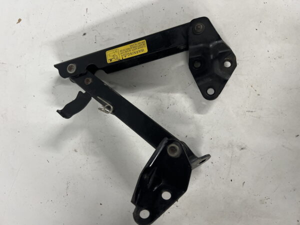 Cab Lock Prop Rod Mitsubishi FUSO OEM