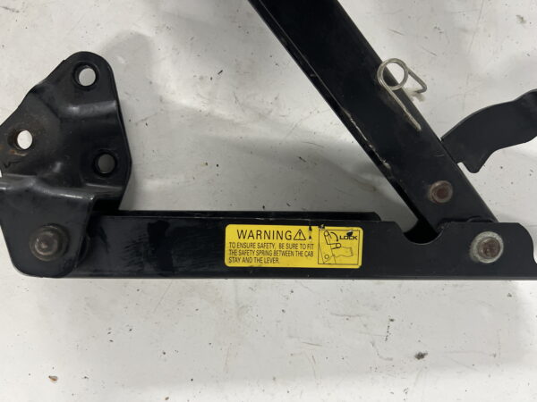 Cab Lock Prop Rod Mitsubishi FUSO OEM - Image 3