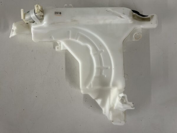 Washer Reservoir 2023 ISUZU NRR Diesel 5.2L 2011-2022 OEM 8980291382