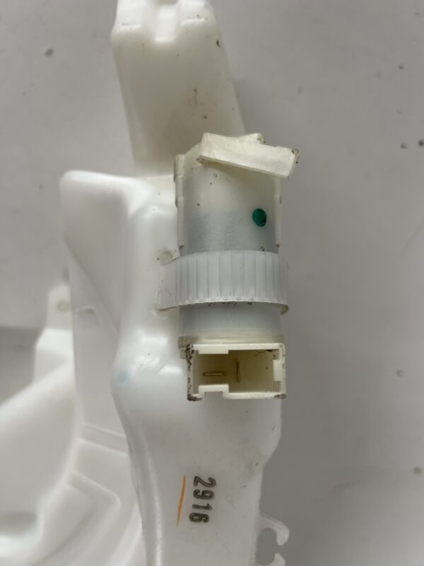 Washer Reservoir 2023 ISUZU NRR Diesel 5.2L 2011-2022 OEM 8980291382 - Image 5