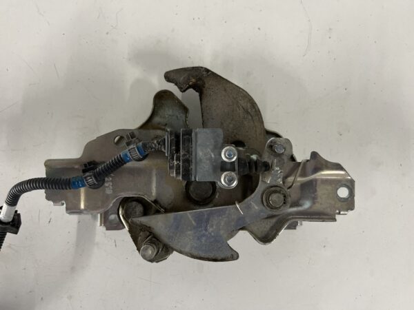 Left Cab Lock Latch 2023 ISUZU NRR Diesel 5.2L 2011-2022 OEM 8974102703 - Image 2