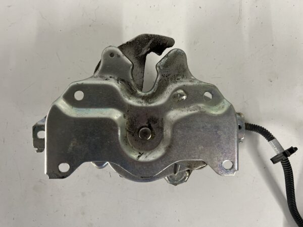 Left Cab Lock Latch 2023 ISUZU NRR Diesel 5.2L 2011-2022 OEM 8974102703 - Image 3