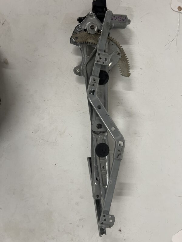 Front Left Door Window Regulator w/ Motor 2023 ISUZU NRR Diesel 5.2L 2011-2022 OEM 8980316704