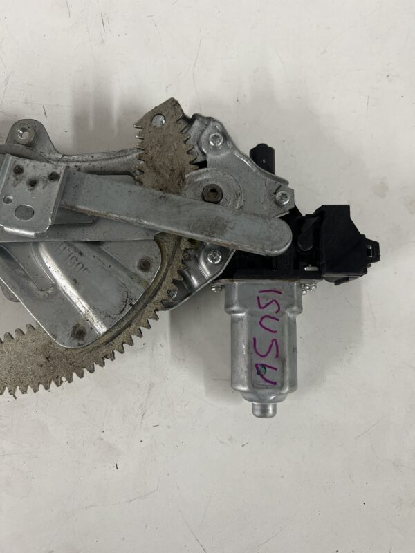 Front Left Door Window Regulator w/ Motor 2023 ISUZU NRR Diesel 5.2L 2011-2022 OEM 8980316704 - Image 4
