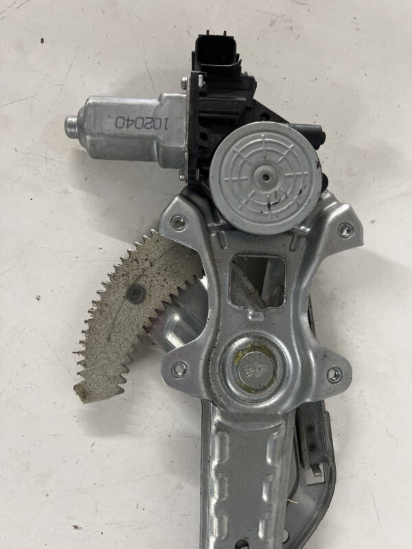 Front Left Door Window Regulator w/ Motor 2023 ISUZU NRR Diesel 5.2L 2011-2022 OEM 8980316704 - Image 6
