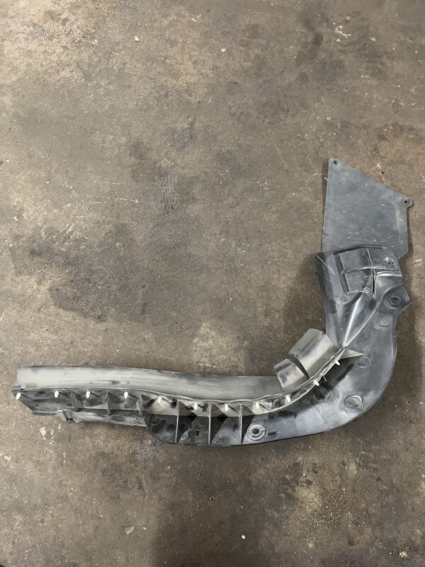 Left Cab Wheel Arch Mud Flap Cover 2023 ISUZU NRR Diesel 5.2L 2011-2022 OEM 8980227513 - Image 2