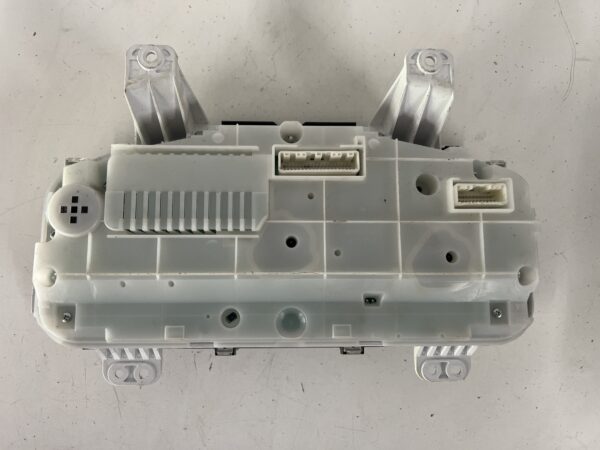 Dash Gauge Cluster OEM Hino 155 2019 - Image 2