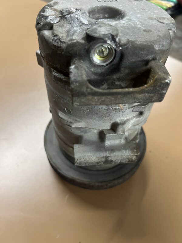 A/C Compressor OEM Hino 155 2019 - Image 3