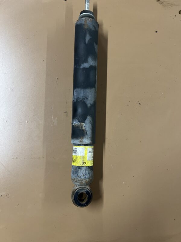 Front Shock Absorber OEM Hino 155 2019 - Image 4