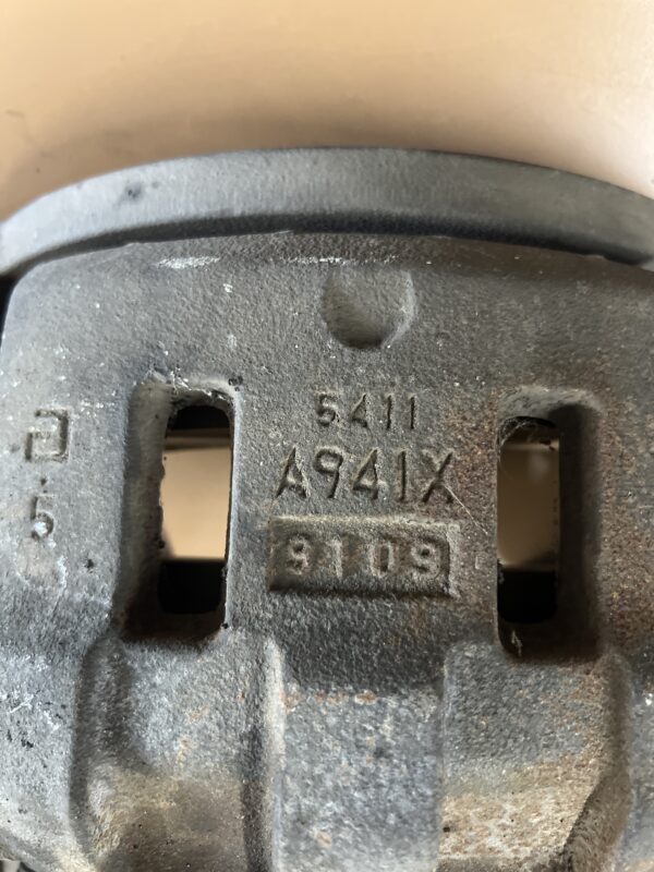 Front Right Brake Caliper OEM Hino 155 2019 - Image 2
