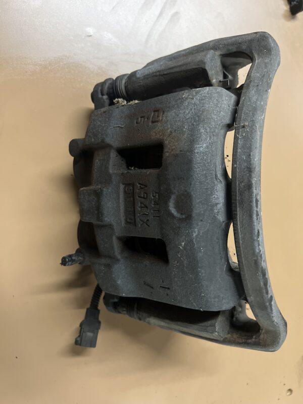 Front Left Brake Caliper OEM Hino 155 2019