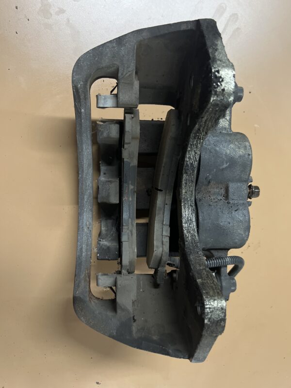 Front Left Brake Caliper OEM Hino 155 2019 - Image 3