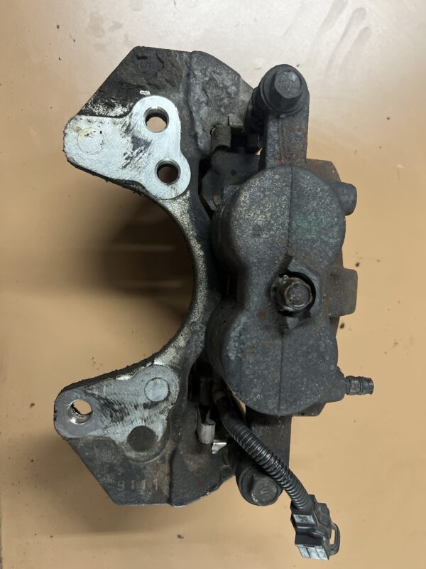 Front Left Brake Caliper OEM Hino 155 2019 - Image 5