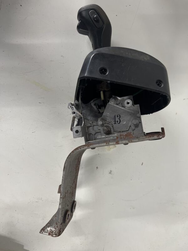 Automatic Transmission Shifter OEM Hino 155 2019 - Image 4