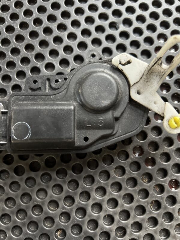 Rear Door Lock Actuator LH OEM Hino 155 2019 - Image 3