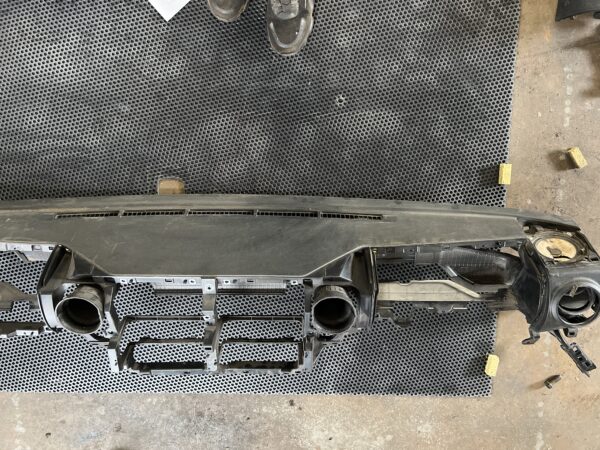 Instrument Panel OEM Hino 155 2019 - Image 4