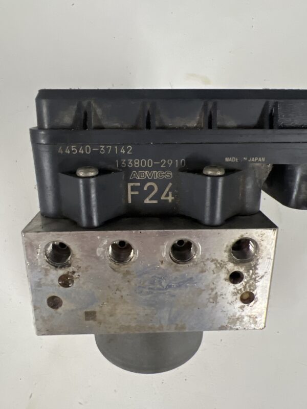 Anti Lock Brake Pump Control Module OEM Hino 155 2019 - Image 5