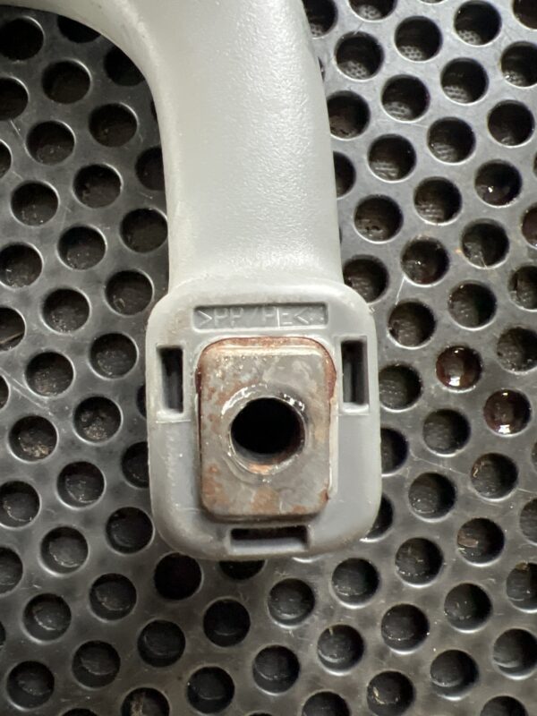 Front Grip Assy RH OEM Hino 155 2019 - Image 4