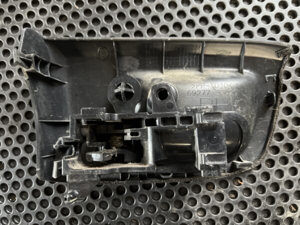 Front Door Inside Handle RH OEM Hino 155 2019 - Image 2