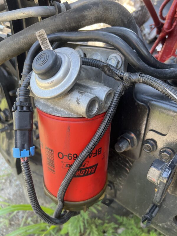 Complete Diesel Fuel Filter & Water Separator Assembly | Baldwin BF46069-D | Used International MV607 SBA 2023 - Image 4