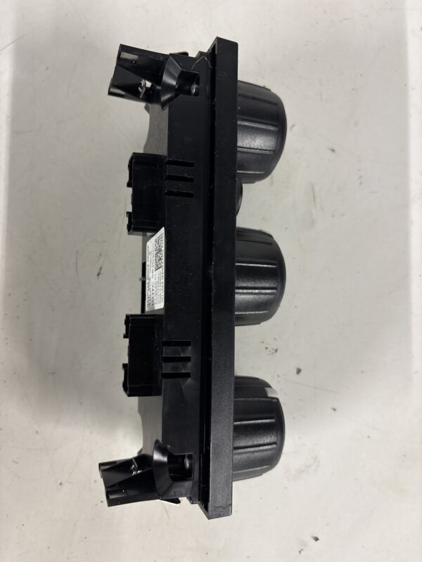 Navistar ATC ECU 4065331C6 BHTC 5HB 012 824-11 HVAC Climate Control Module International MV607 SBA 2023 - Image 3