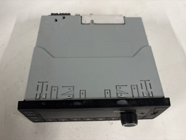Navistar International Radio 4154490C1 AM/FM Bluetooth USB OEM 2022 International MV607 SBA 2023 - Image 2