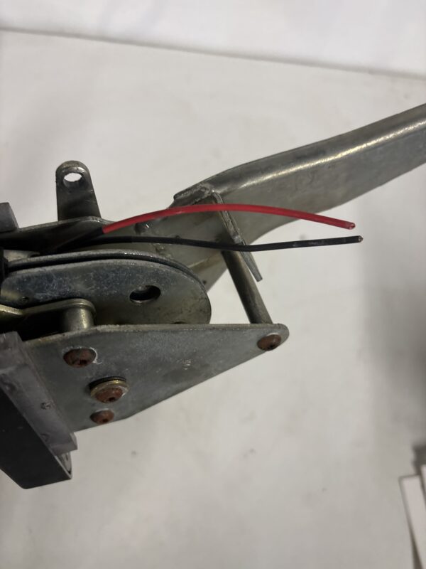Navistar Parking Brake Release Switch – Part Number: 4087433C94 International MV607 SBA 2023 - Image 4