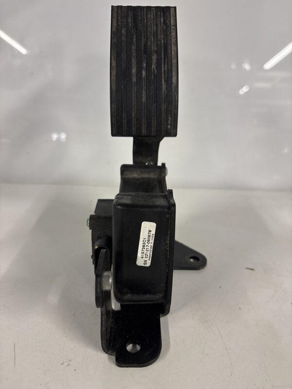 Electronic Accelerator Pedal Assembly w/ Sensor | Navistar/International P/N 4157363C1 |  International MV607 SBA 2023 - Image 2