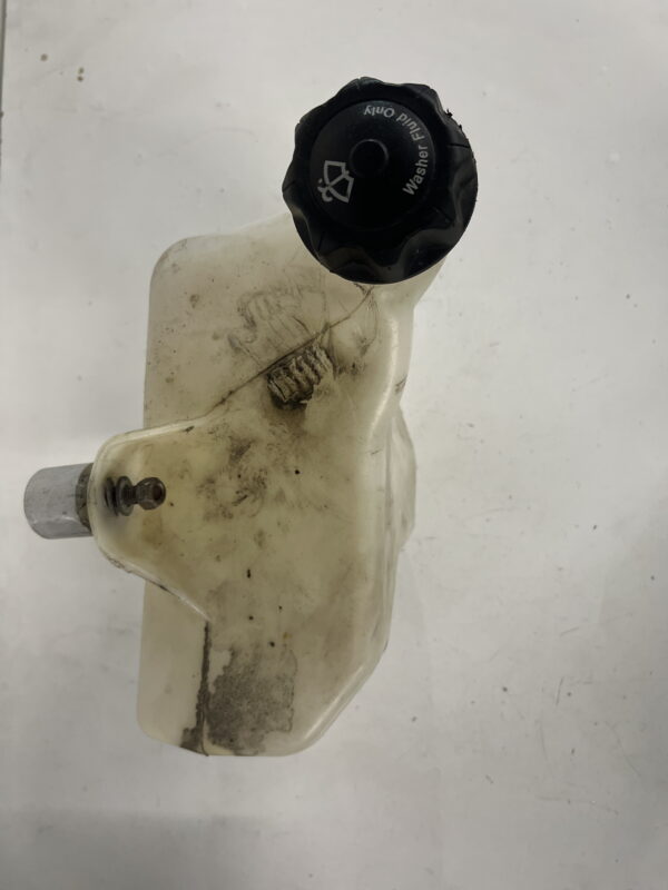 Washer Reservoir FREIGHTLINER M2 106 OEM A22-72446-000 - Image 2