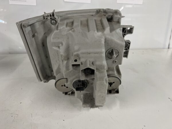 Front Left Headlight Headlamp ISUZU NPR-HD 2024 OEM. Broken Mounts - Image 3