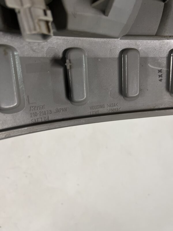 Front Left Corner Parking Light Lamp ISUZU NPR 2012-2020 OEM 210-21873 - Image 3
